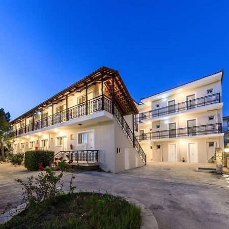 Karras Livin Apartman Laganász Kültér fotó